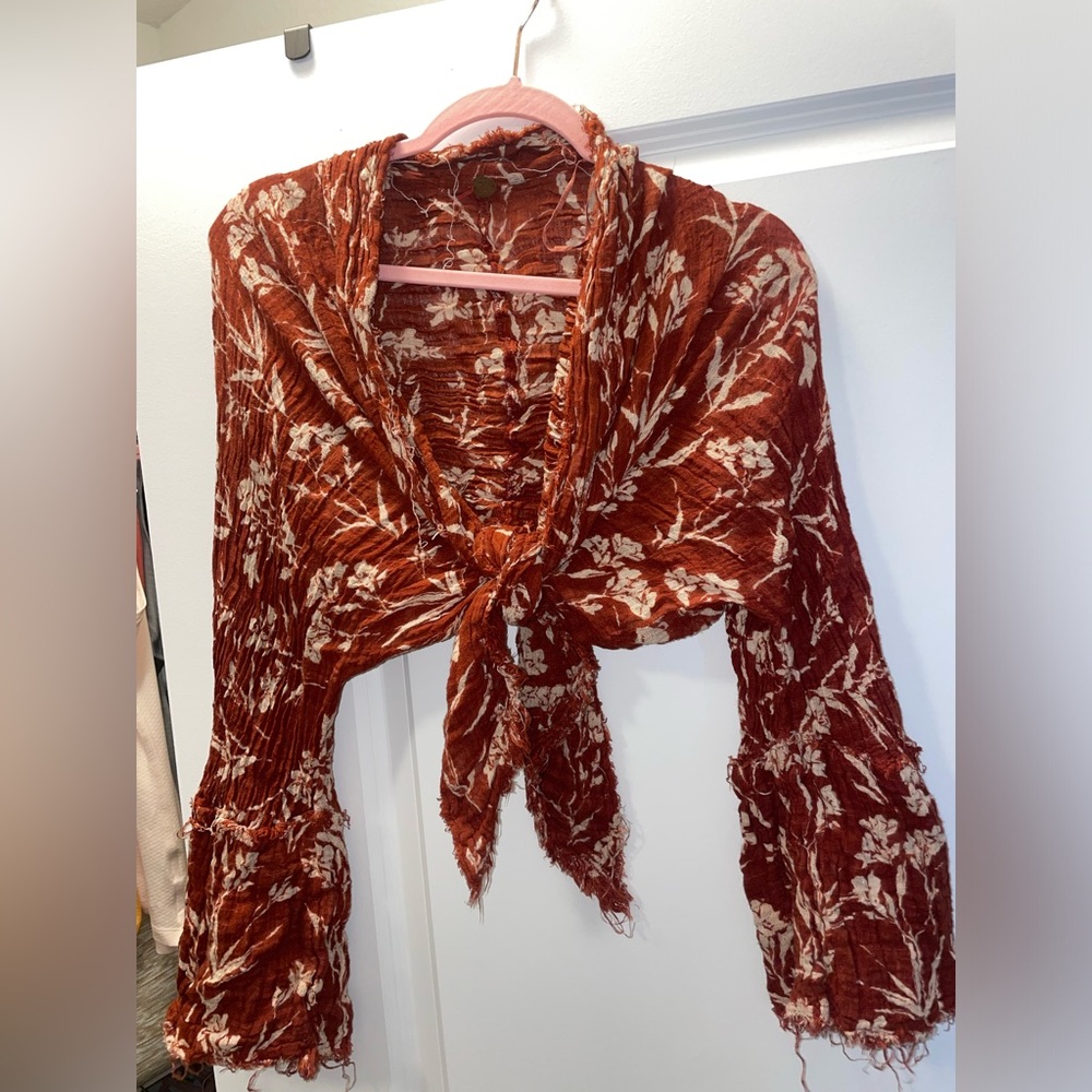 Free people long sleeve floral tie front crop top